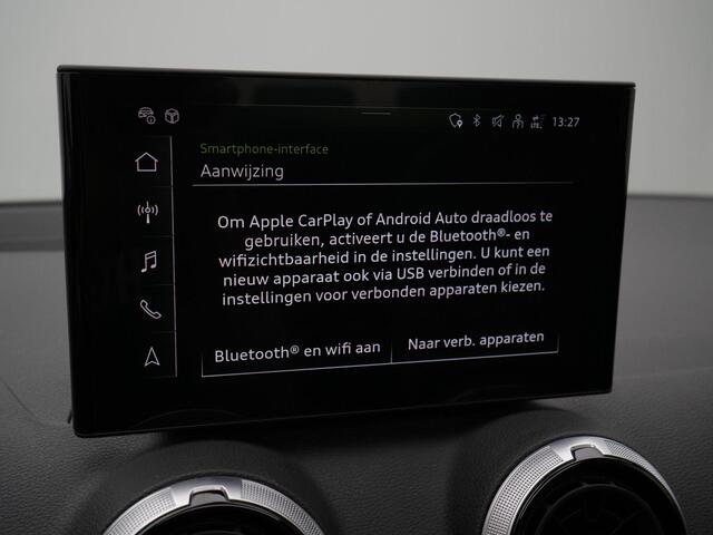 Audi Q2 35 TFSI 150 pk S-tronic S edition | Panoramadak | Standkachel | Achteruitrijcamera | Leder/alcantara | Navigatie | Stoelverwarming