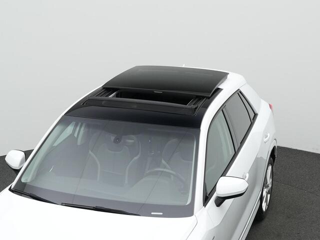 Audi Q2 1.4 TFSI 150 pk S-tronic CoD Ambition / S-Line | Panoramadak | Trekhaak | Navigatie | Stoelverwarming | Parkeersensoren voor/achter