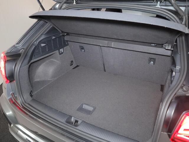 Audi Q2 35 TFSI S Edition 150pk AUT| Navi| 17'LM-velgen| extra geting glas| Matrix LED