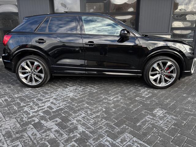 Audi Q2 35 TFSI S-line Matrix Pano Camera