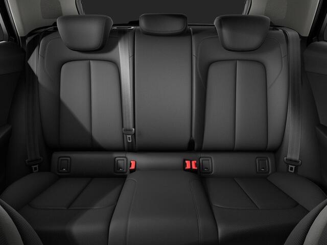 Audi Q2 35 TFSI Advanced edition 150 PK · Assistentiepakket parking · Privacy glas