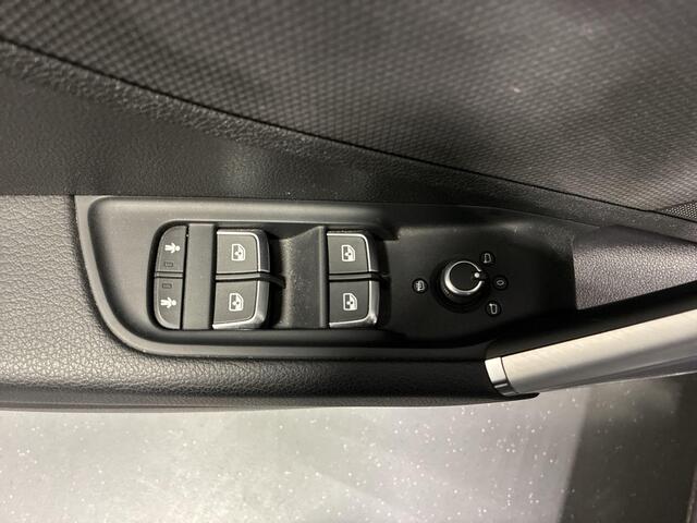 Audi Q2 35 TFSI 150pk S-tronic S Edition · Apple/Android Car Play · Camera · P-Sensoren · Navigatie · Stoelverwarming · 17'' Inch · Garantie t/m 13-06-2027 of 100.000km