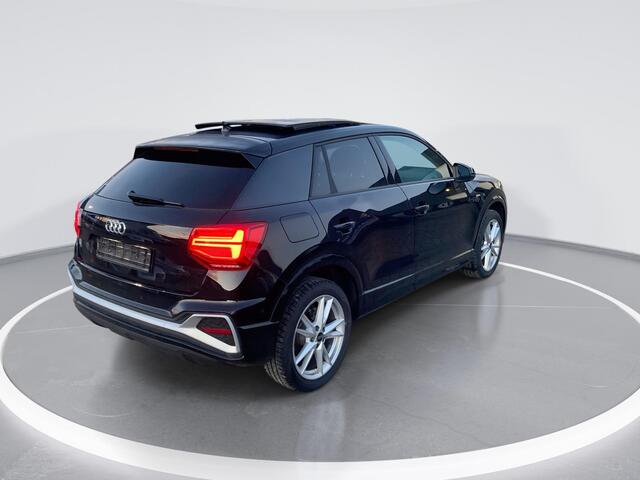 Audi Q2 35 TFSI 150PK S-Tronic S Edition · Panoramadak · Apple/Android · Camera + Parkeersensoren