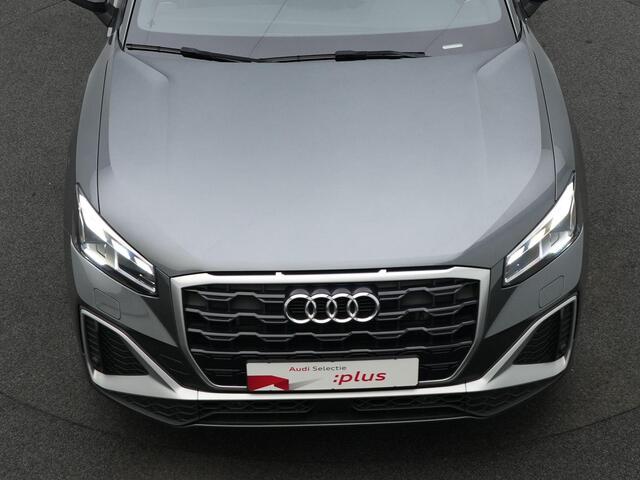 Audi Q2 35 TFSI 150 pk S-tronic S Edition / S-Line | Matrix LED | Achteruitrijcamera | Stoelverwarming