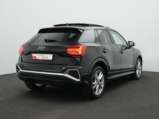 Audi Q2 35 TFSI 150 pk S-tronic S-Line | Panoramadak | Matrix LED | Achteruitrijcamera | Stoelverwarming | Navigatie