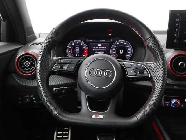 Audi Q2 35 TFSI S Edition | 150 PK | Automaat | Trekhaak | Sonos sound system | 18" LM velgen | Voorstoelen verwarmd | Matrix LED koplampen | S line |