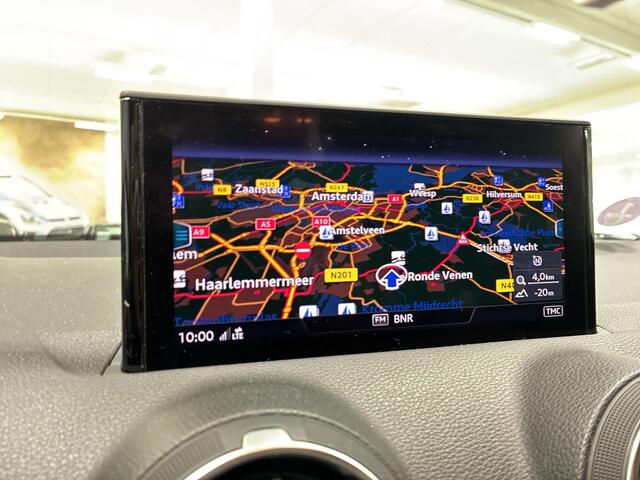 Audi Q2 30 TFSI 110pk S Edition · Camera · P-Sensoren · Navigatie · Stoelverwarming · 17'' Inch ·