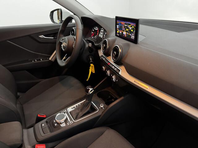 Audi Q2 35 TFSI S-line Airco, Parkeersensoren, Navi, Cruise control adaptief, Stoelverwarming, A start stop