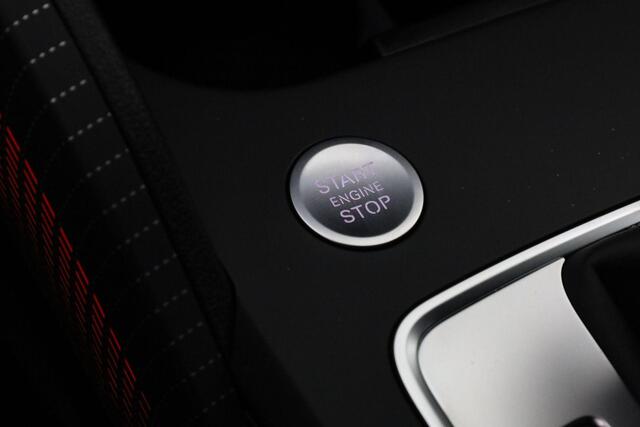 Audi Q2 S edition 35 TFSI 110 kW / 150 pk | Adaptive cruise control | Stoelverwarming | Assistentiepakket Parking