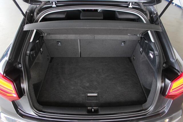 Audi Q2 35 TFSI Advanced Edition Camera | Virtual Cockpit | Carplay | Keyless | Clima | LED | Cruise | Navi | Sportstoelen | 17" LMV | PDC V+A