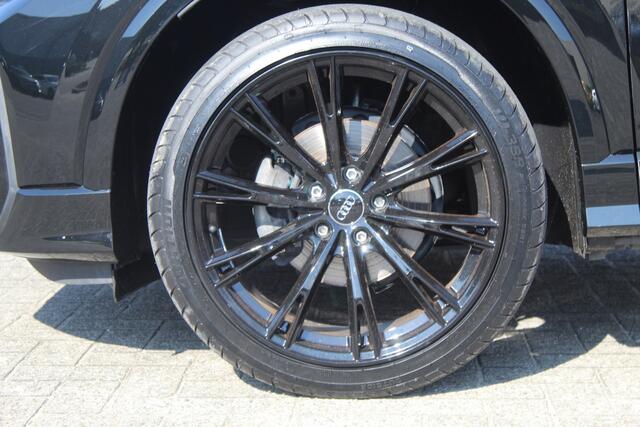 Audi Q2 35 TFSI S-Line Automaat/Panoramadak/Afneembare trekhaak/Virtual cockpit/Achteruitrijcamera/Parkeersensoren rondom/Apple carplay/Stoelverwarming/Climate control/Elektrische achterklep/Cruise control/DAB/19'' Lichtmetalen velgen.