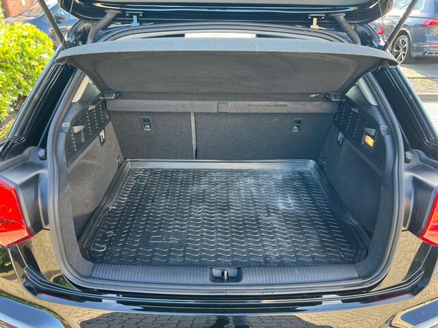 Audi Q2 30 TFSI Attitude virtual cockpit, camera, navi, cruise