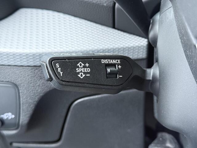 Audi Q2 35 TFSI Edition one | 150 PK | Automaat | Trekhaak | Achteruitrijcamera | Matrix Led koplampen | Adaptive cruise control |