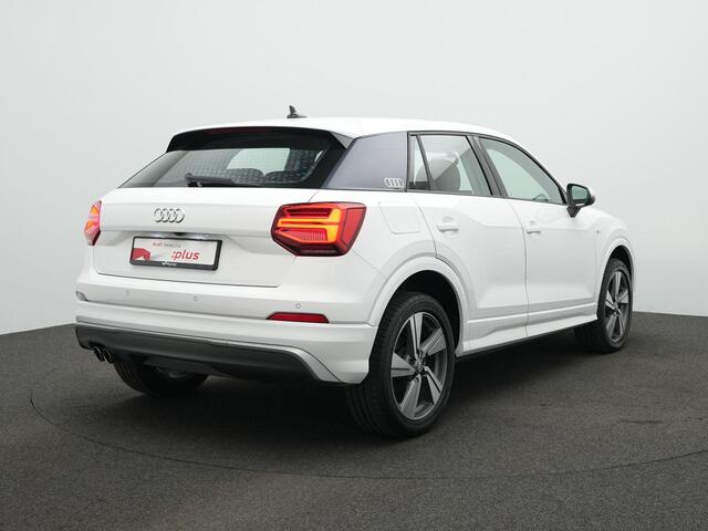 Audi Q2 35 TFSI 150 pk S-tronic S-Line | Trekhaak | Achteruitrijcamera | Stoelverwarming | Navigatie