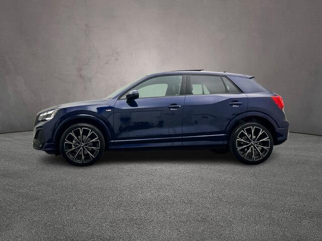 Audi Q2 35 TFSI 150PK S Edition | Panoramadak | Achteruitrijcamera | Navigatie | Adaptive cruise control | Optiek zwart | S-line