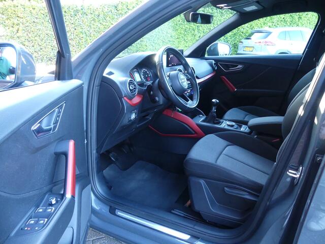 Audi Q2 1.4 TFSI 150pk S-LINE / Carplay / Trekhaak