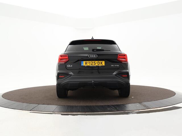 Audi Q2 30 TFSI 110pk Advanced edition · Camera · P-Sensoren · Navigatie · Stoelverwarming · 17'' Inch ·