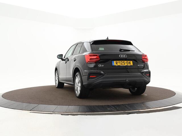 Audi Q2 30 TFSI 110pk Advanced edition · Camera · P-Sensoren · Navigatie · Stoelverwarming · 17'' Inch ·