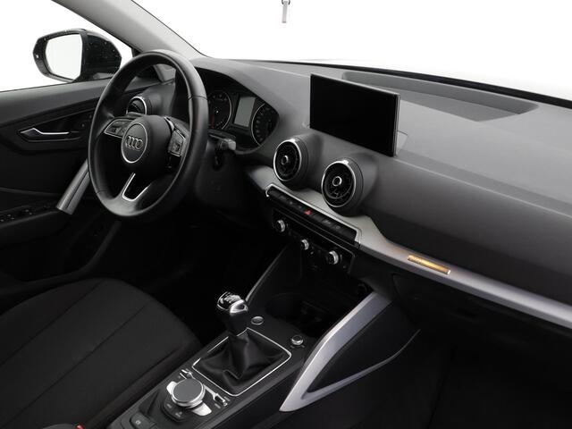 Audi Q2 30 TFSI 110pk Advanced edition · Camera · P-Sensoren · Navigatie · Stoelverwarming · 17'' Inch ·