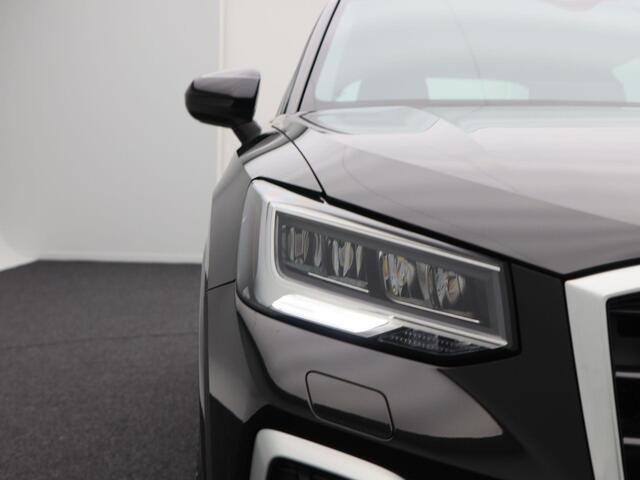Audi Q2 Advanced Edition | Parkeer sensoren | Achteruitrijcamera | Apple carplay/Android auto | 17 inch |