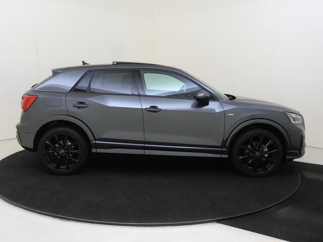Audi Q2 35 TFSI S Edition | LED matrix verlichting | Acteruirijcamera | CarPlay | Sfeerverlichting | Panoramadak | 19 inch LMV | Adaptieve cruise control |