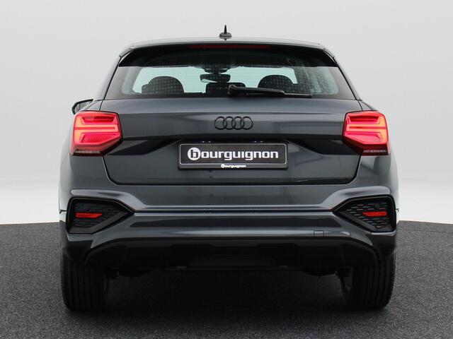 Audi Q2 35 TFSI Advanced edition | 17 inch | Zwart optiek | Elektrische achterklep | Trekhaak | Led |