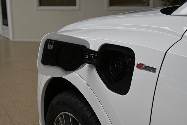 Audi Q3 45 TFSIe 245pk S edition | Leder | Matrix LED | Elek. klep | 100% (Dealer) onderhouden label