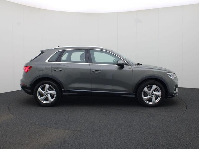 Audi Q3 40 TFSI/190PK S-tronic quattro · Apple Car Play · Drive select ·Parkeersensoren · Navigatie ·