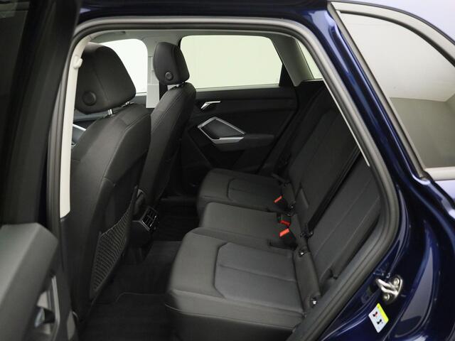 Audi Q3 45 Tfsie 245pk S-tronic Edition · Panoramadak · Navigatie · Camera · P-Sensoren · Elek. Achterklep · Stoelverwarming · 19'' Inch ·