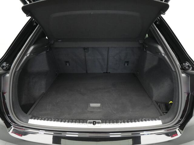 Audi Q3 35 TFSI 150 pk S edition Navigatie , PDC, Optiek zwart 28