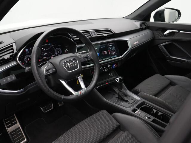 Audi Q3 Sportback 45 TFSI e 245 pk S-tronic S Edition | Panoramadak | Stoelverwarming | Cruise control | Side assist | Sportstoelen | 19 inch