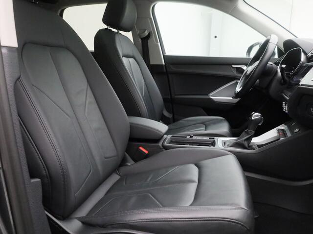 Audi Q3 45 TFSI e S edition | PANO | CAMERA | KEYLESS | STOELVERWARMING | TREKHAAK