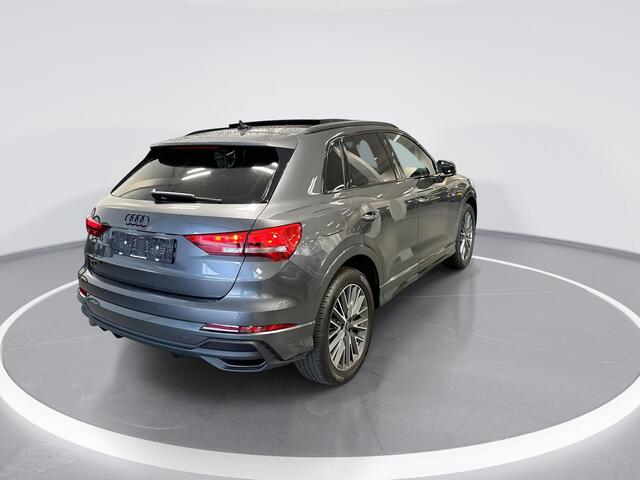 Audi Q3 45 TFSIe 245pk S-tronic S edition · Panoramadak · Elek. Trekhaak · Apple/Android Car Play · Navigatie · Stoelverwarming · P-Sensoren · Leder Interieur · Elek. Achterklep · 19'' Inch ·