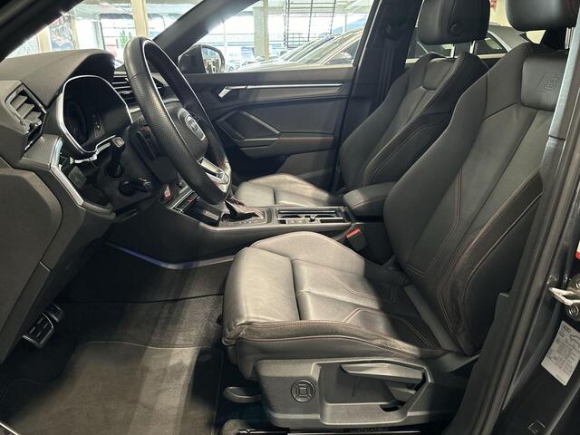 Audi Q3 45 TFSIe 245pk S-tronic S edition · Panoramadak · Elek. Trekhaak · Apple/Android Car Play · Navigatie · Stoelverwarming · P-Sensoren · Leder Interieur · Elek. Achterklep · 19'' Inch ·