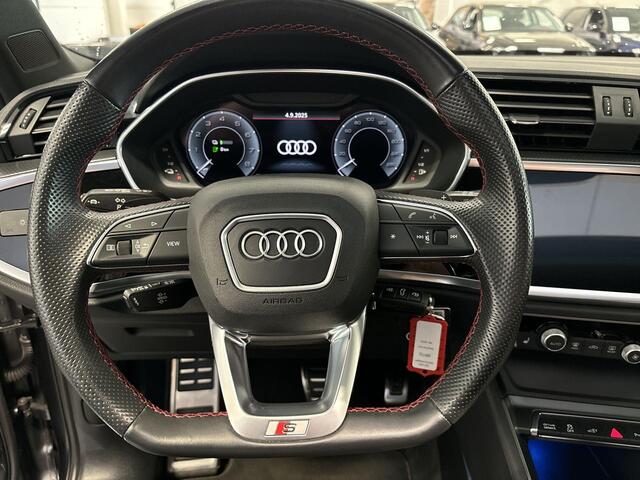 Audi Q3 45 TFSIe 245pk S-tronic S edition · Panoramadak · Elek. Trekhaak · Apple/Android Car Play · Navigatie · Stoelverwarming · P-Sensoren · Leder Interieur · Elek. Achterklep · 19'' Inch ·