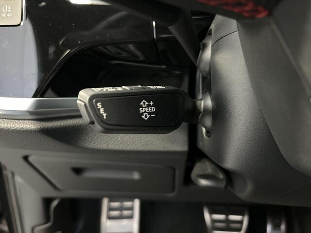 Audi Q3 45 TFSIe 245pk S-tronic S edition · Panoramadak · Elek. Trekhaak · Apple/Android Car Play · Navigatie · Stoelverwarming · P-Sensoren · Leder Interieur · Elek. Achterklep · 19'' Inch ·