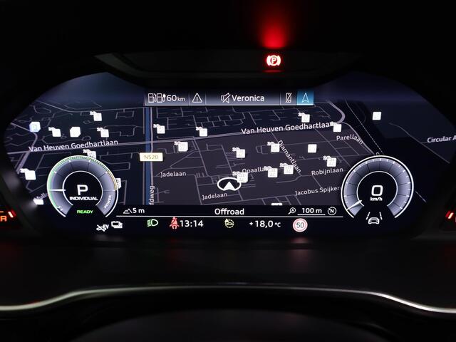 Audi Q3 45 TFSI e S edition 245 pk S-tronic | Navigatie | Parkeersensoren (Park assist) | Achteruitrijcamera | Adaptieve cruise control | Lederen bekleding | Elektr. voorstoelen | S-Line |