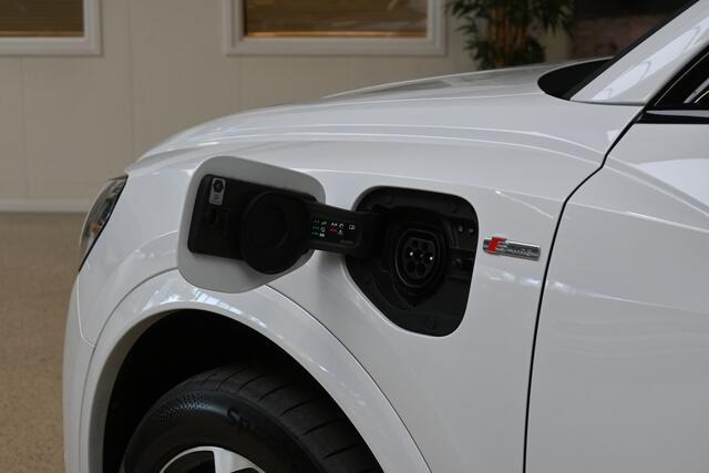 Audi Q3 Sportback 45 TFSIe 245pk S Edition | Matrix LED | Elek. klep | Keyless | 100% (Dealer) onderhouden label