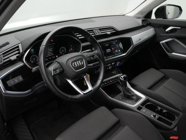 Audi Q3 45 TFSI e 245 pk S-tronic Advanced edition | Sportstoelen | Stoelverwarming | Parkeersensoren voor/achter | Adaptive Cruise | Standkachel | 18 inch
