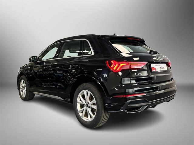 Audi Q3 45 245pk TFSI quattro S edition Stoelverwarming | Parkeersensoren voor en achter | Achteruitrijcamera