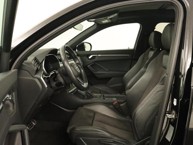 Audi Q3 35 TFSI S Line | Panoramadak | Stoelverwarming | Adaptive cruise | Camera | Carplay | Virtual Cockpit | Navigatie | Sportstoelen | Half leder | Climate control | Virtual Cockpit