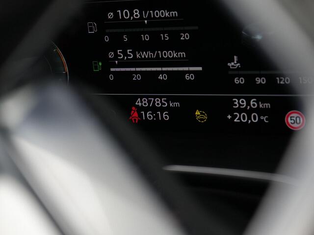 Audi Q3 Sportback 45 TFSI e 245 pk S-tronic S Edition / S-Line | Panoramadak | Leder | Navigatie | Parkeersensoren achter | Standkachel