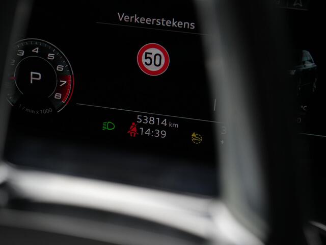 Audi Q3 35 TFSI 150 pk S-tronic S Edition / S-Line | Navigatie | Stoelverwarming | Parkeersensoren voor/achter