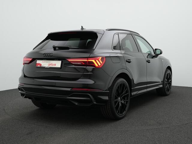 Audi Q3 35 TFSI 150 pk S-tronic S Edition / S-Line | Navigatie | Stoelverwarming | Parkeersensoren voor/achter