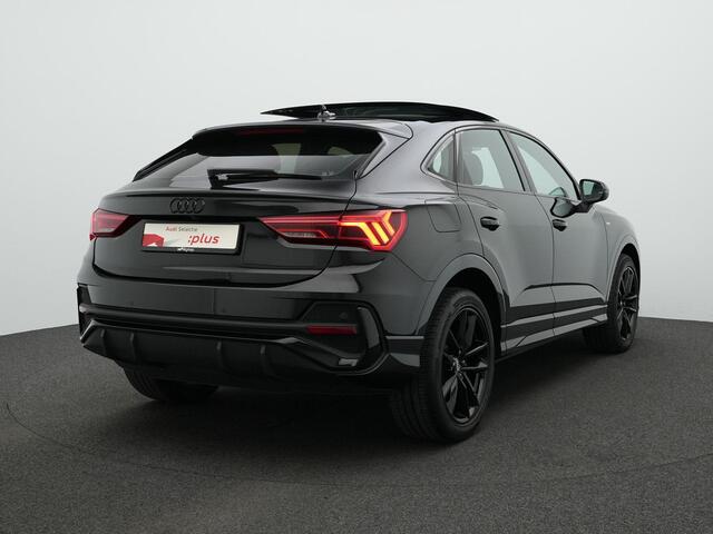 Audi Q3 Sportback 35 TFSI 150 pk S-tronic S Edition Competition / S-Line | Panoramadak | Trekhaak | Matrix LED | Stoelverwarming | Rondomzicht camera | Sportstoelen | 19 inch