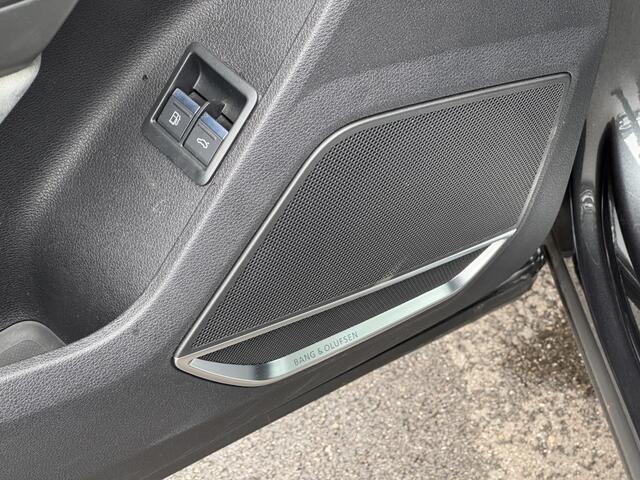 Audi Q3 45 TFSI e S-Line Pano B&O Trekhaak Sfeerv. 360 Camera