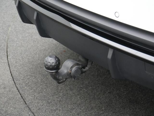 Audi Q3 Sportback 45 TFSI e 245 pk S-tronic S Edition / S-Line | Panoramadak | Trekhaak | Rondomzicht camera | Stoel- stuurverwarming | Optiekpakket zwart plus | ACC | | Privacy glas | 19 inch