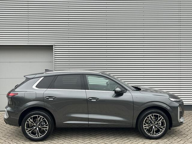 Audi Q3 S edition e-hybrid 200 kW / 272 PK Hatchback 6 ver | NIEUW MODEL | Adaptieve Cruise Control | Keyless Entry | Zwart Leder | Stoelverwarming | Camera |