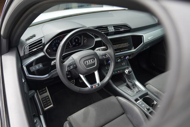 Audi Q3 45TFSIe/245pk S-Line|2023|20"Blackstyle|Matrix-LED|Keyless|Optik Schwarz|Cruise+ACC|Blindspot|El.stoelverstelling