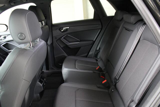 Audi Q3 45 TFSIe S-Line Blackstyle 245PK MMI Plus | Led koplampen | Led achterlichten | E. stoelverstelling